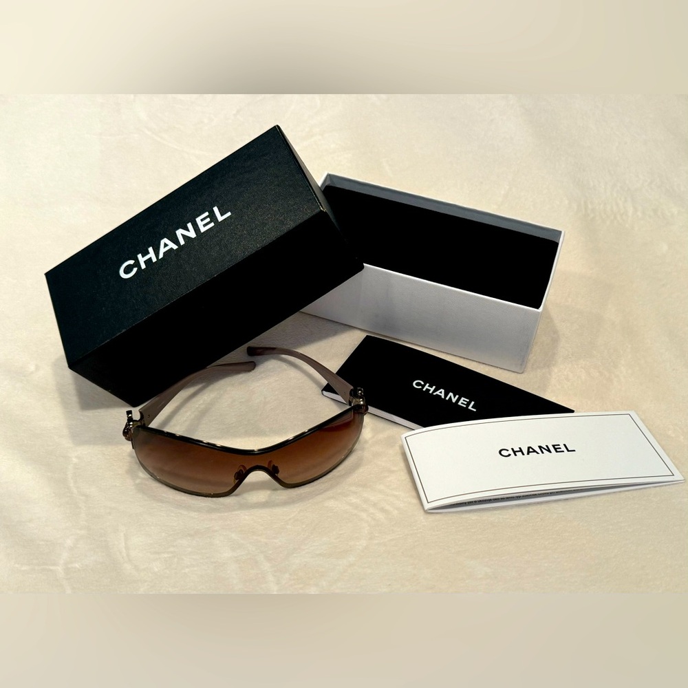 CHANEL 4164 Camellia Flower Swarovski Crystal CC Shield Sunglasses - vintage Y2k
